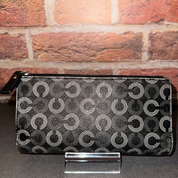 Coach Black & Silver Signature Circle Logo Wallet – Classic & Chic - Picture 2 of 5